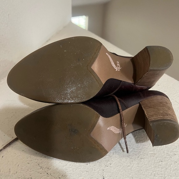 UGG Womens Size7W Brown Leather Lace Up Ankle Booties Fashion‎ Boots - Picture 8 of 11